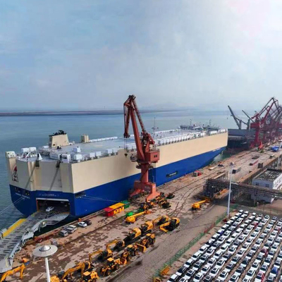 Nhân viên chuyên nghiệp vận chuyển hàng hóa quốc tế và đại lý mua hàng ở Trung Quốc